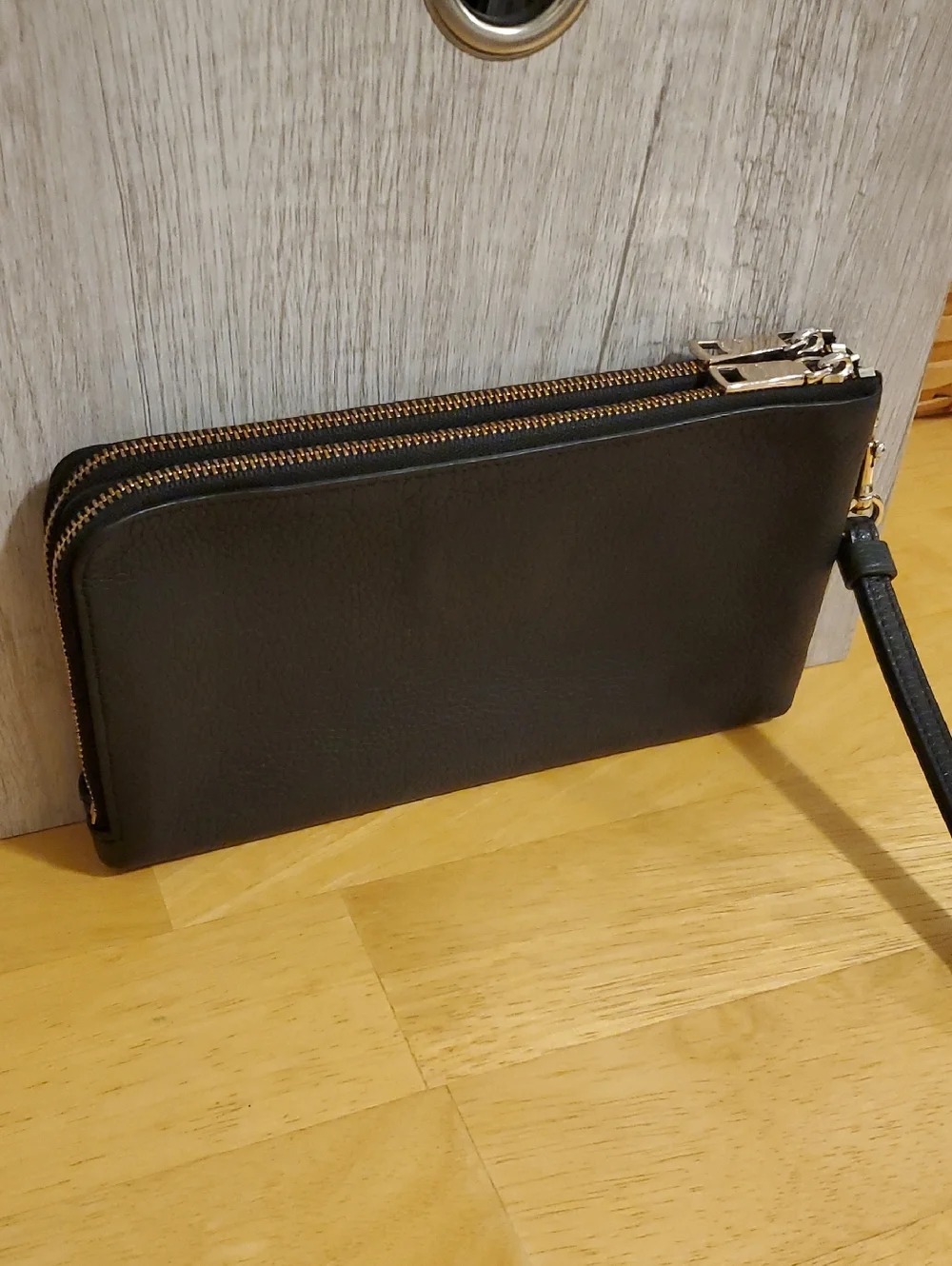 Coach Large Black Pebbled Leather Double Zip Wristlet ... Fits Phone & More - Picture 5 of 9